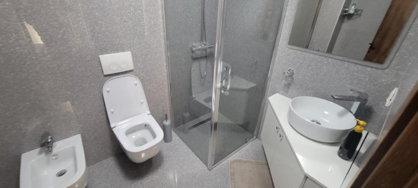 Opera Appartment Тирана Экстерьер фото